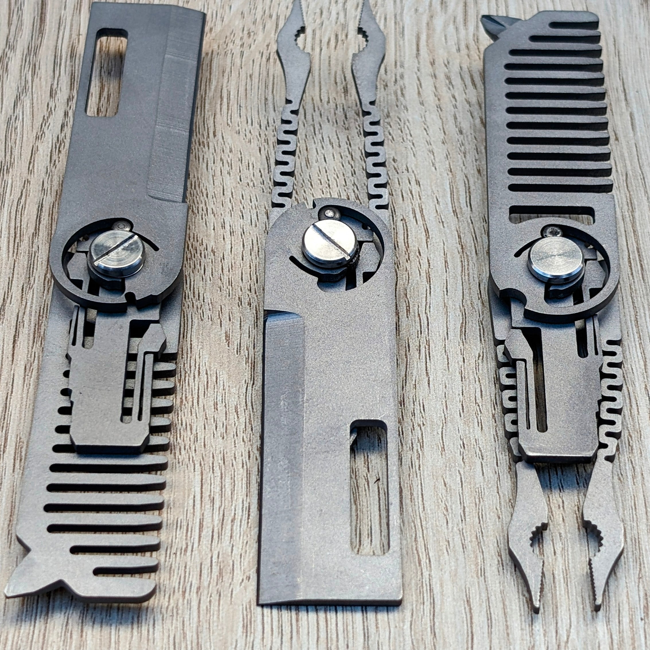 universal cue 栗林 達プロ 愛用モデル　フルセット Universal 4.0 | 80+ Tools in 1 | Modular Wallet Tool | Titanium