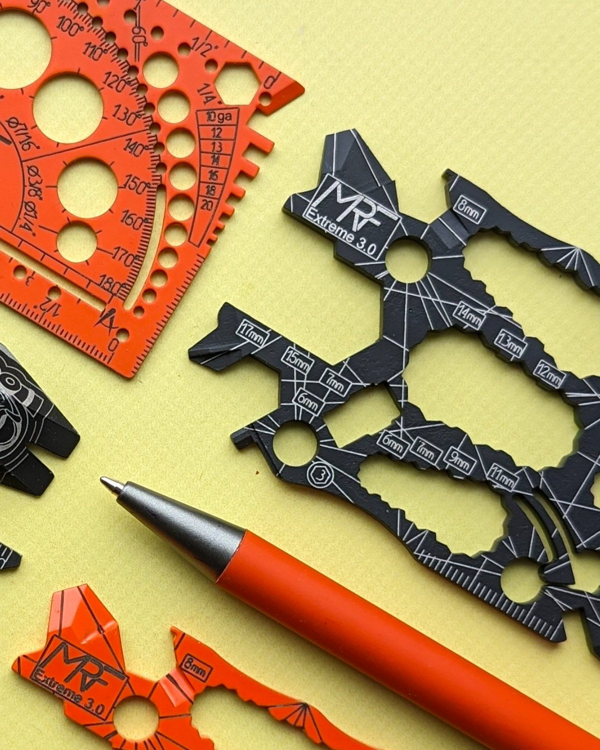 Blade-free ruler and gauge cards